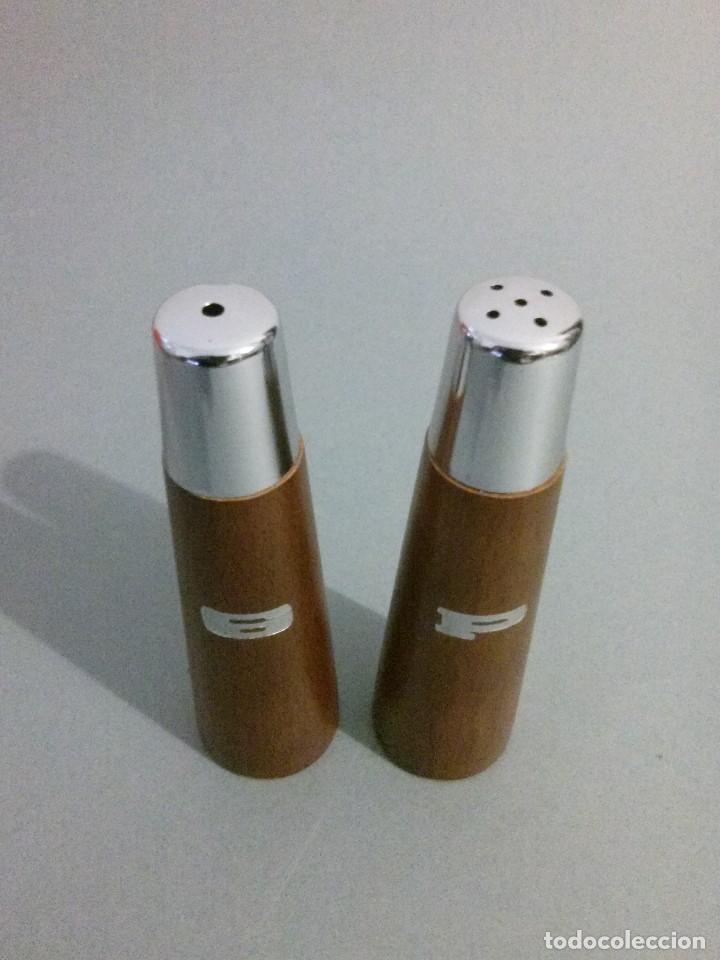 Vintage: salero y pimentero de madera