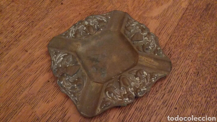 Vintage: Cenicero de cobre. 14 x 14 cms