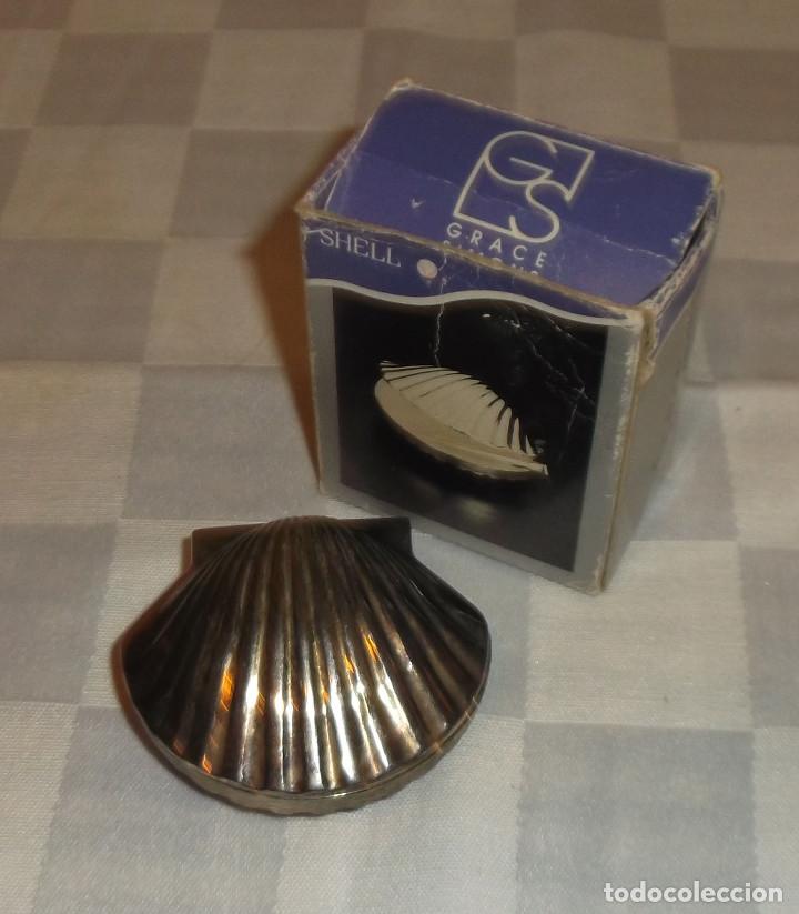 Vintage: joyero o pastillero de metal forma de vieira viene de alemania