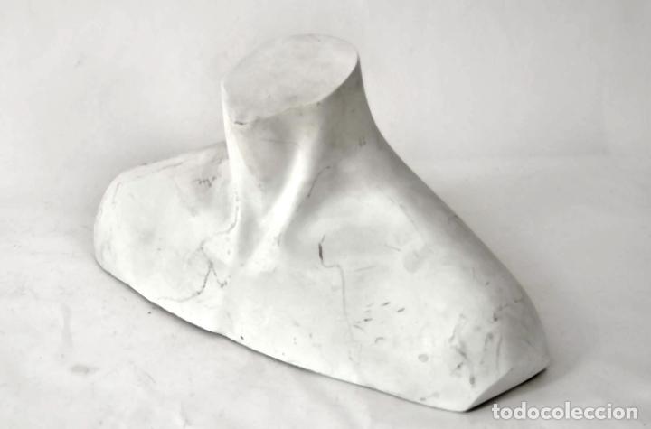 Vintage: BUSTO EXPOSITOR MANIQUI MASCULINO TAMA&Ntilde;O NATURAL BLANCO EN FIBRA DE VIDRIO