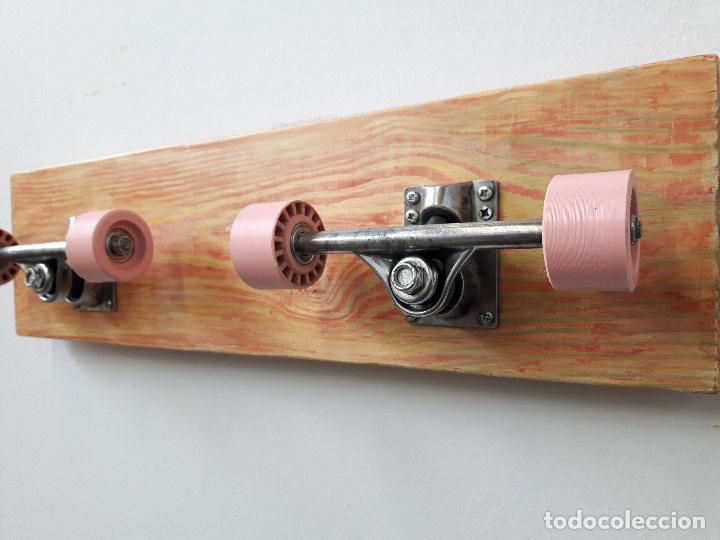 Vintage: Colgador pared,Percha, patines - Foto 2