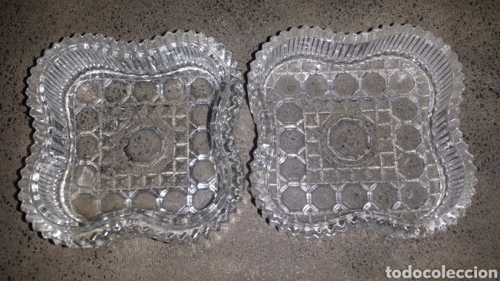 Vintage: Peque&ntilde;os platos o bandejas porta objetos  o decoraci&oacute;n en cristal tallado Art Deco 7x7 cm