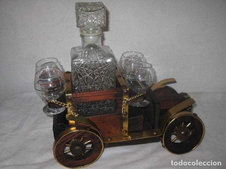 Vintage: Licorera. coche madera. A&ntilde;os 80 - Foto 1