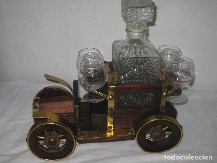 Vintage: Licorera. coche madera. A&ntilde;os 80 - Foto 2