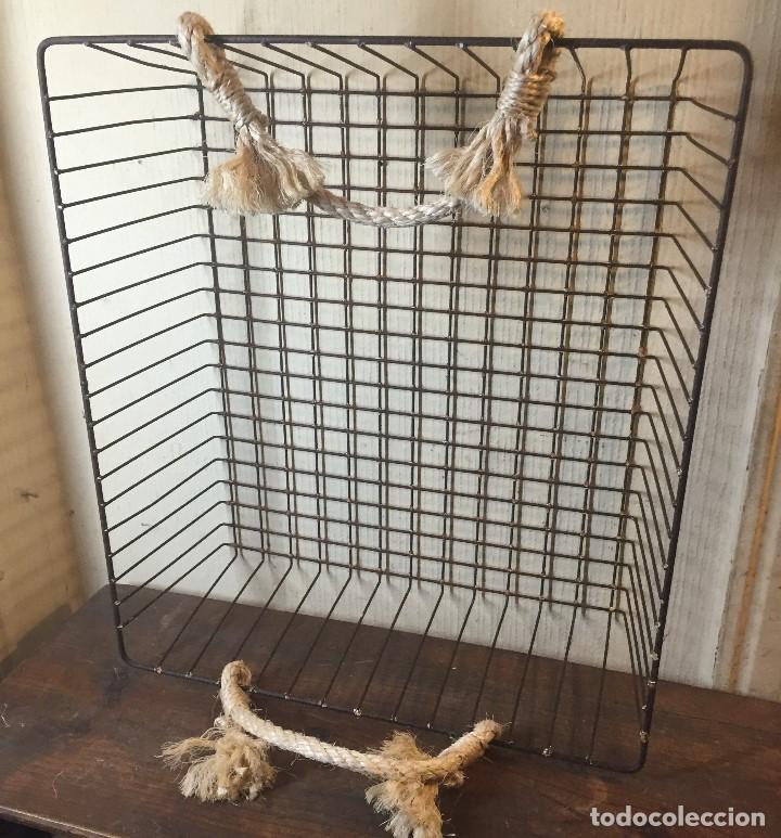 Vintage: Cesta de metal con asas de cuerda - Foto 2
