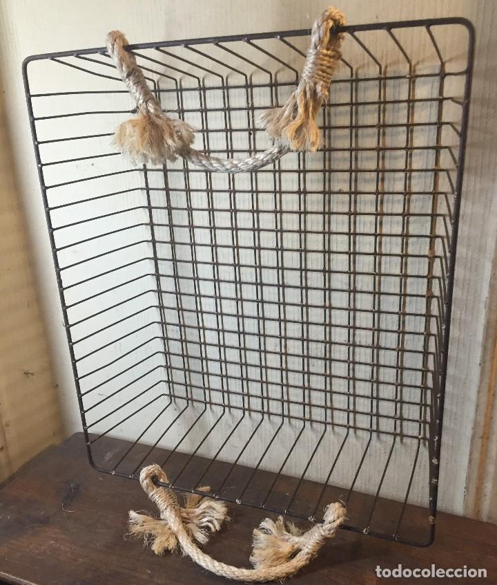 Vintage: Cesta de metal con asas de cuerda - Foto 3