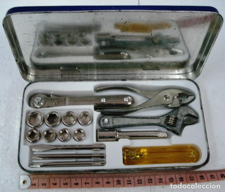 Vintage: HERRAMIENTAS ESTUCHE CAJA DE LATA 16 PIEZAS . A&Ntilde;OS 70. NUEVO CON SU CAJA DE CART&Oacute;N ORIGINAL.