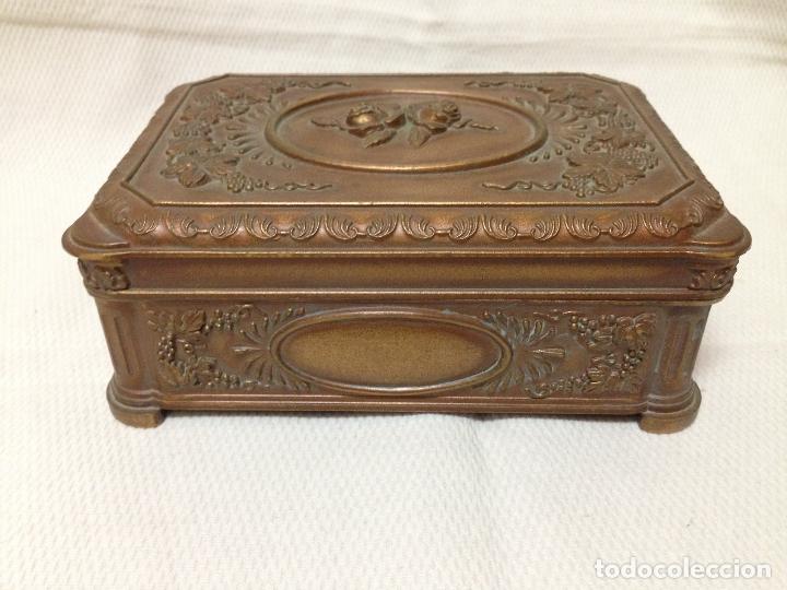 Vintage: ANTIGUO JOYERO EN PL&Aacute;STICO REPUJADO - Foto 2