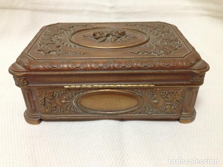 Vintage: ANTIGUO JOYERO EN PL&Aacute;STICO REPUJADO - Foto 4