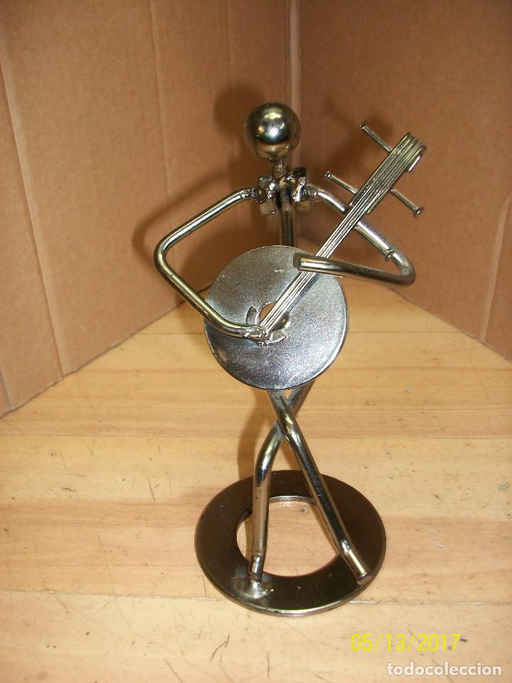 Vintage: FIGURA DE GUITARRISTA - Foto 1