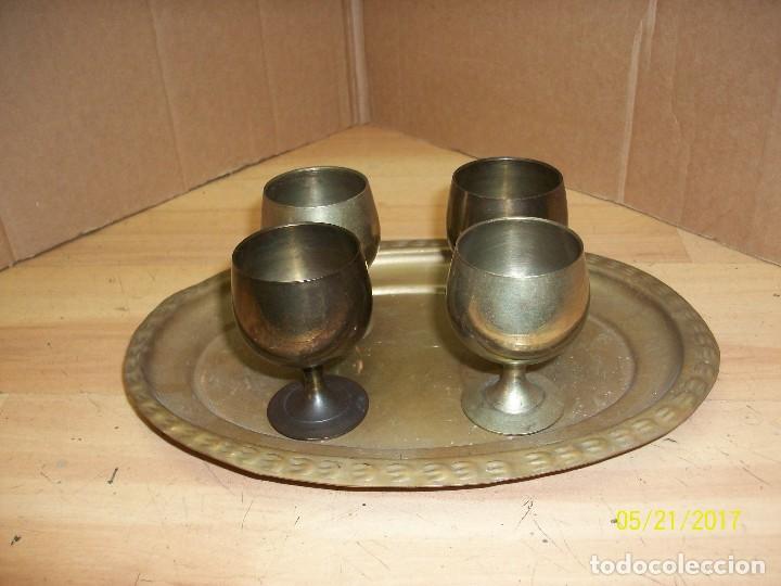 Vintage: BANDEJA CON 4 COPAS DE BRONCE - Foto 1