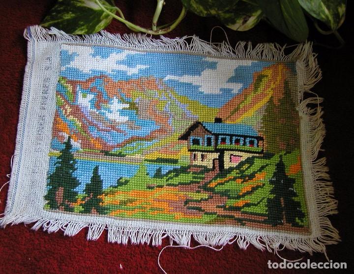 Vintage: TELA BORDADA EN PUNTO PETIT POINT CON BONITO PAISAJE RUSTICO PARA HACER CUADRO O PEQUE&Ntilde;O COJIN
