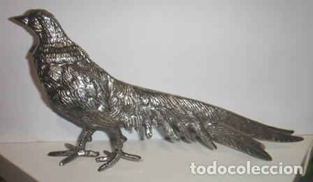 Vintage: Antiguo faisan en metal. - Foto 1