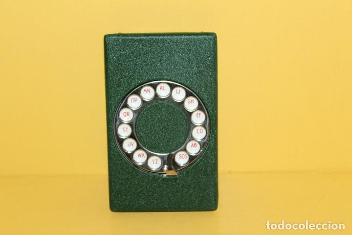 Vintage: ANTIGUA AGENDA TELEFONICA METALICA - A&Ntilde;OS 70