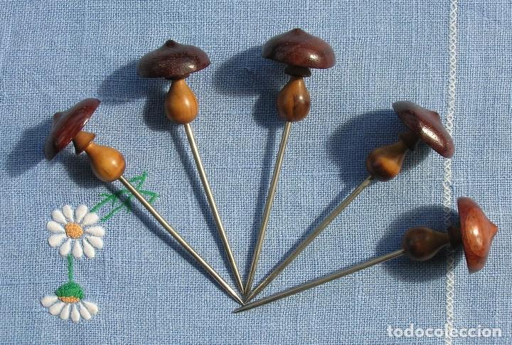 Vintage: 5 PINCHOS SUJETA SANDWICHS O APERITIVO EN MADERA A&Ntilde;OS 50. VER FOTOS
