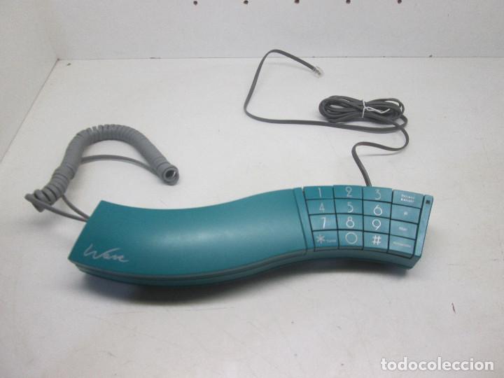 Vintage: Tel&eacute;fono de curioso dine&ntilde;o, WAVE - Foto 1