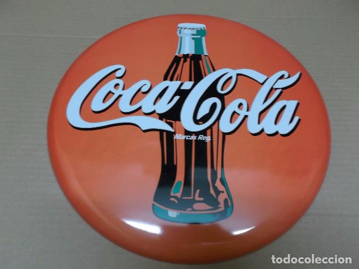 Vintage: COCA-COLA PLACA METALICA DE ANUNCIO REDONDA &ndash; 30 CM. DE DIAMETRO A&Ntilde;OS 80
