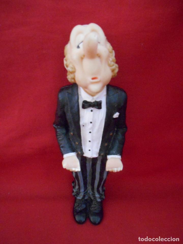 Vintage: SIMPATICA FIGURA DE RESINA DE CAMARERO - Foto 1