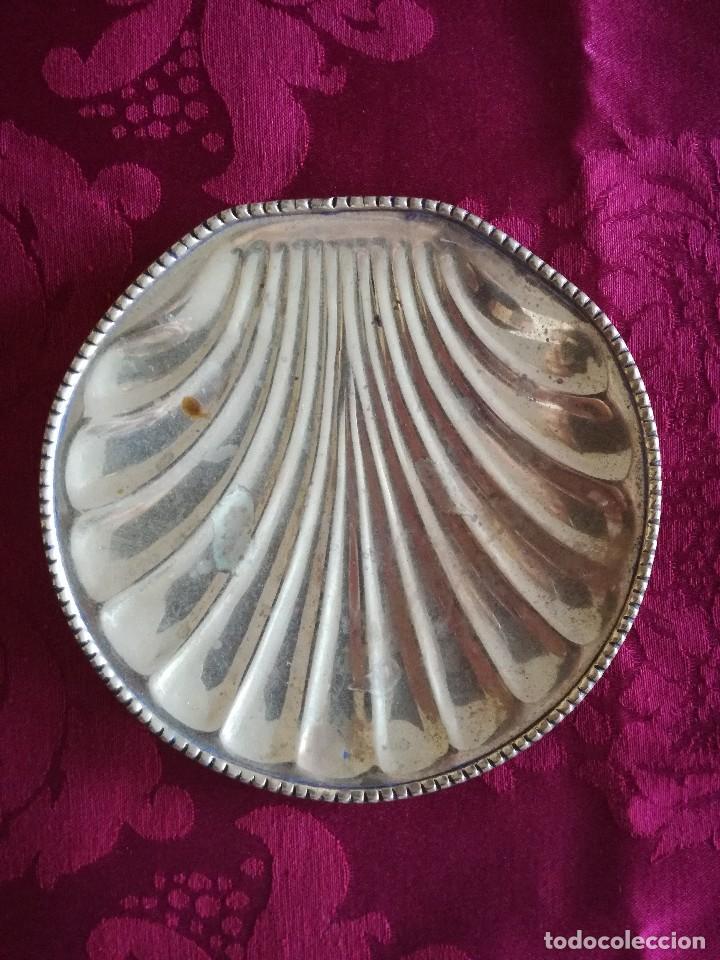 Vintage: BANDEJA PEQUE&Ntilde;A DORADA CON FORMA CONCHA - Foto 1