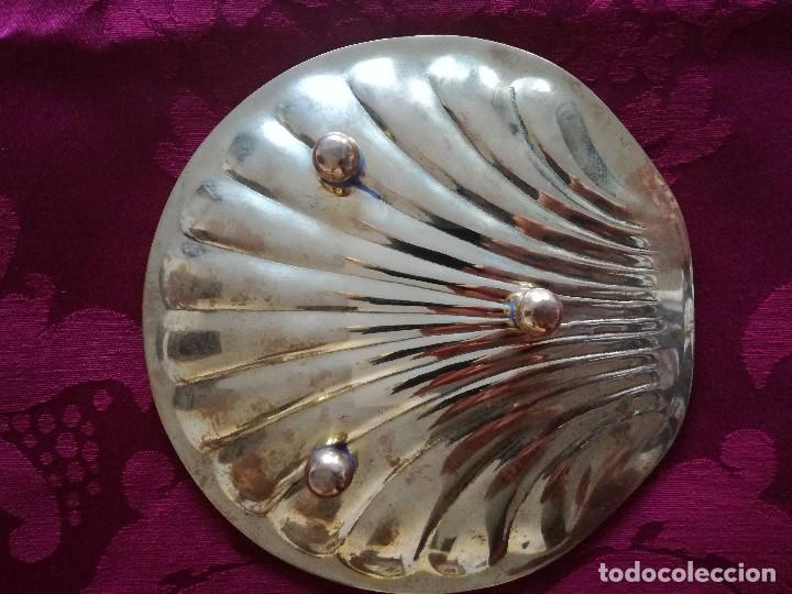 Vintage: BANDEJA PEQUE&Ntilde;A DORADA CON FORMA CONCHA - Foto 2