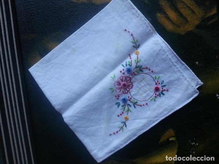 Vintage: PA&Ntilde;UELO BORDADO . - Foto 1