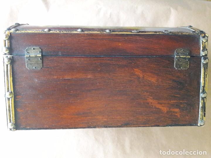 Vintage: CAJA / JOYERO DE MADERA DECORADA AL &Oacute;LEO - Foto 4