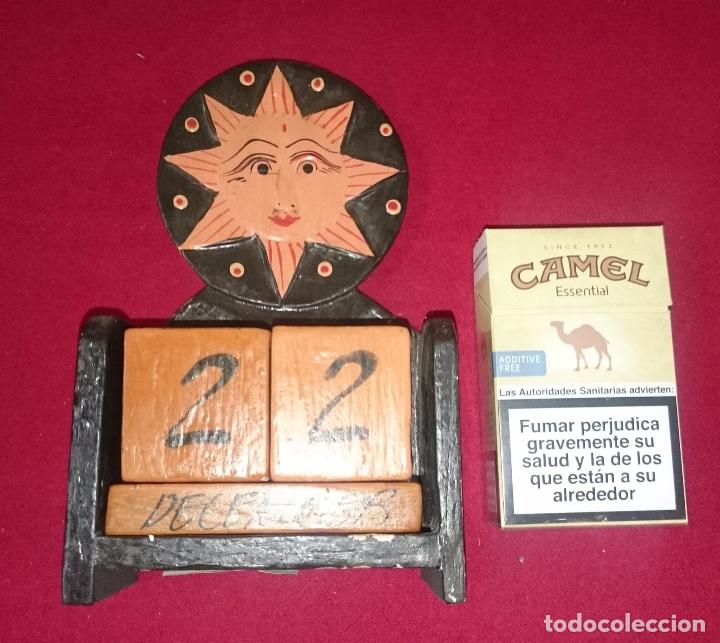 Vintage: Calendario perpetuo Sol de madera de sobremesa - Foto 2