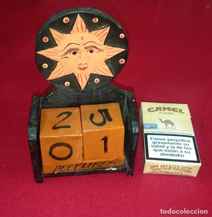 Vintage: Calendario perpetuo Sol de madera de sobremesa - Foto 3