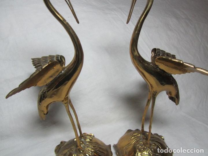 Vintage: Pareja de cigue&ntilde;as (macho y hembra) en bronce - Foto 3