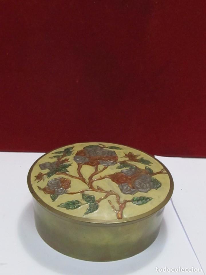 Vintage: CAJA DE BRONCE DE LA INDIA, PINTADA A MANO
