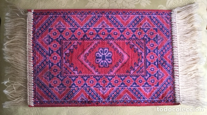 Vintage: TAPETE CON FORMA DE ALFOMBRA PERSA