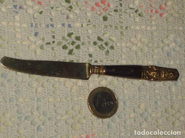 Vintage: CUCHILLO DE BRONCE O LATON Y CACHAS DE MADERA. - Foto 4