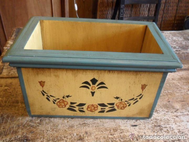 Vintage: MACETERO DE MADERA DECORADO CON FLORES - Foto 1