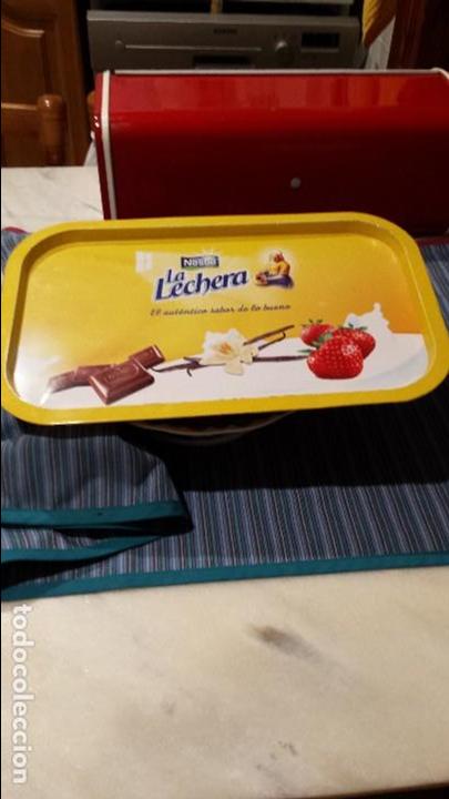 Vintage: Bandeja de metal publicidad la lechera.