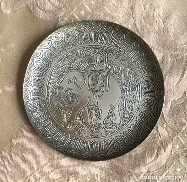 Vintage: CENICERO LAT&Oacute;N DORADO LABRADO DE INDIA
