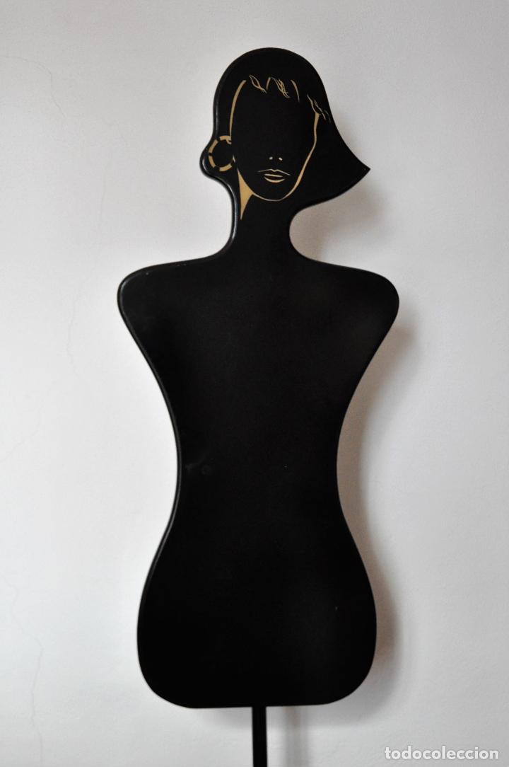 Vintage: Maniqu&iacute; de madera. - Foto 1