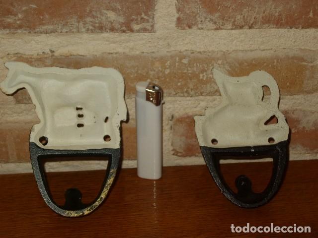 Vintage: PERCHA,PERCHEROS DE HIERRO,VACA Y PATO O OCA. - Foto 3