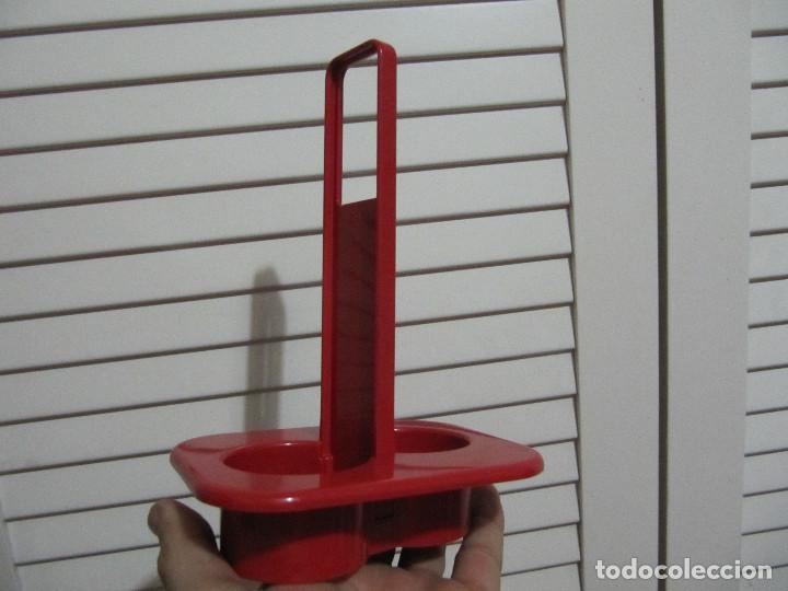 Vintage: SOPORTE ROJO PARA VINAGRERA VINTAGE A&Ntilde;OS 70 VALIRA MADE IN SPAIN