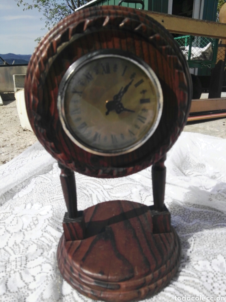 Vintage: Reloj vintage de madera - Foto 1