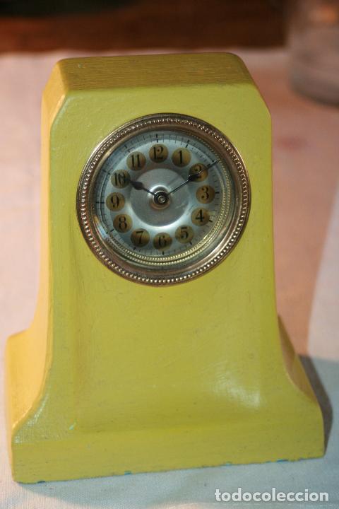Vintage: RELOJ MECANICO A CUERDA EN PEANA METALICA FUNCIONA PERFECTAMENTE AL MINUTO LEER +