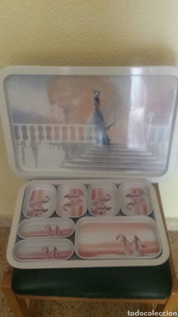 Vintage: Juego de bandejas lata infema litografiadas
