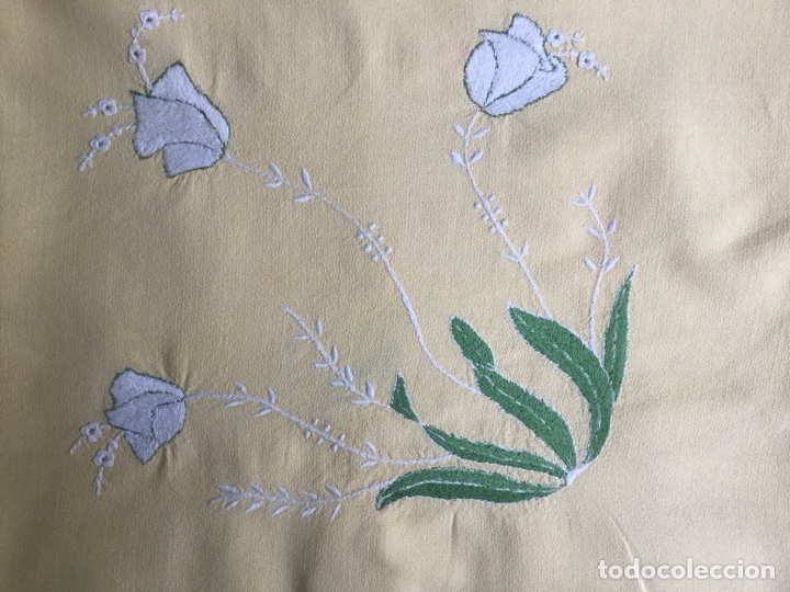 Vintage: PEQUE&Ntilde;O Y ANTIGUO MANTEL BORDADO