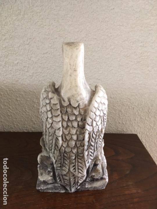 Vintage: FIGURA DE &Aacute;GUILA DE ALABASTRO - Foto 2
