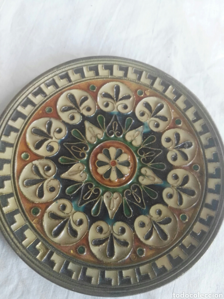 Vintage: Plato bronce con relieves y esmaltado - Foto 4