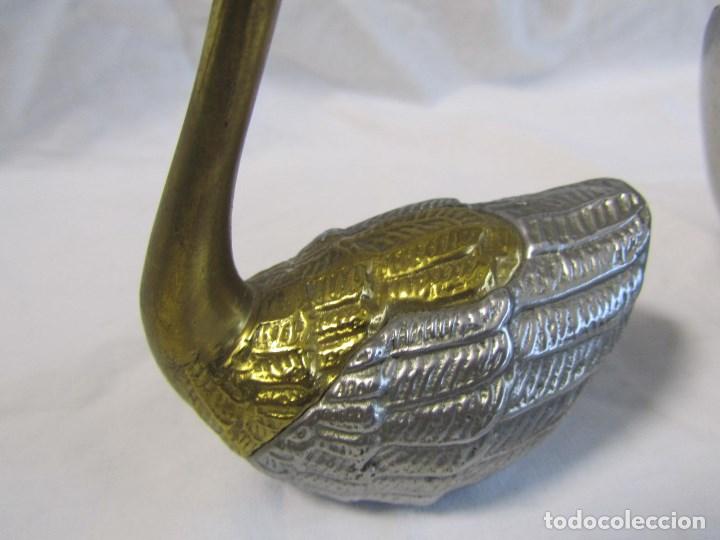 Vintage: Pareja de cisnes en bronce y alpaca - Foto 10