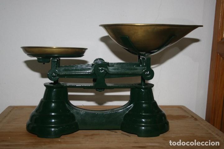 Vintage: balanza muy antigua - Foto 1