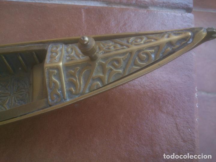 Vintage: ANTIGUA GONDOLA EN BRONCE TRABAJADO - Foto 5