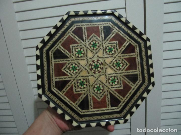 Vintage: Bandeja octogonal con marqueteria taracea de granada - Foto 3