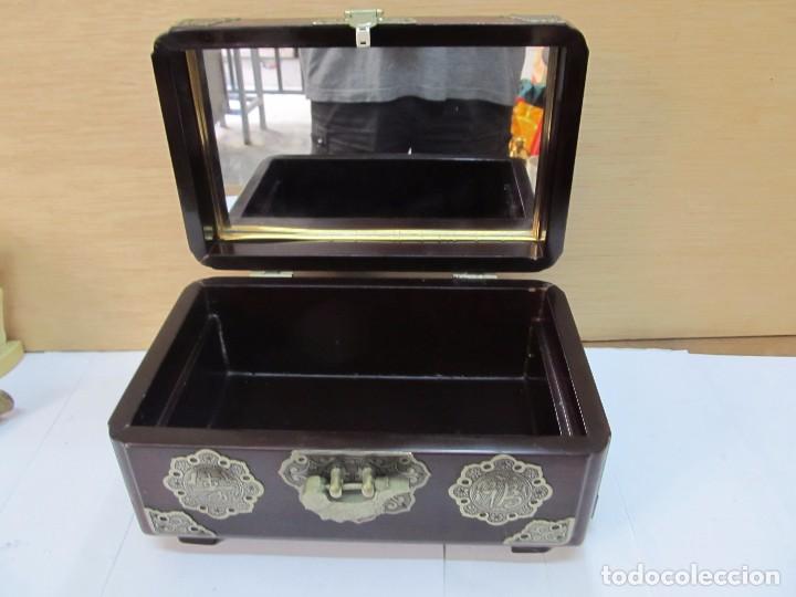 Vintage: ESTUCHE ASI&Aacute;TICO DE MADERA CON ESPEJO INTERIOR - Foto 2