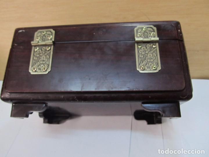 Vintage: ESTUCHE ASI&Aacute;TICO DE MADERA CON ESPEJO INTERIOR - Foto 5